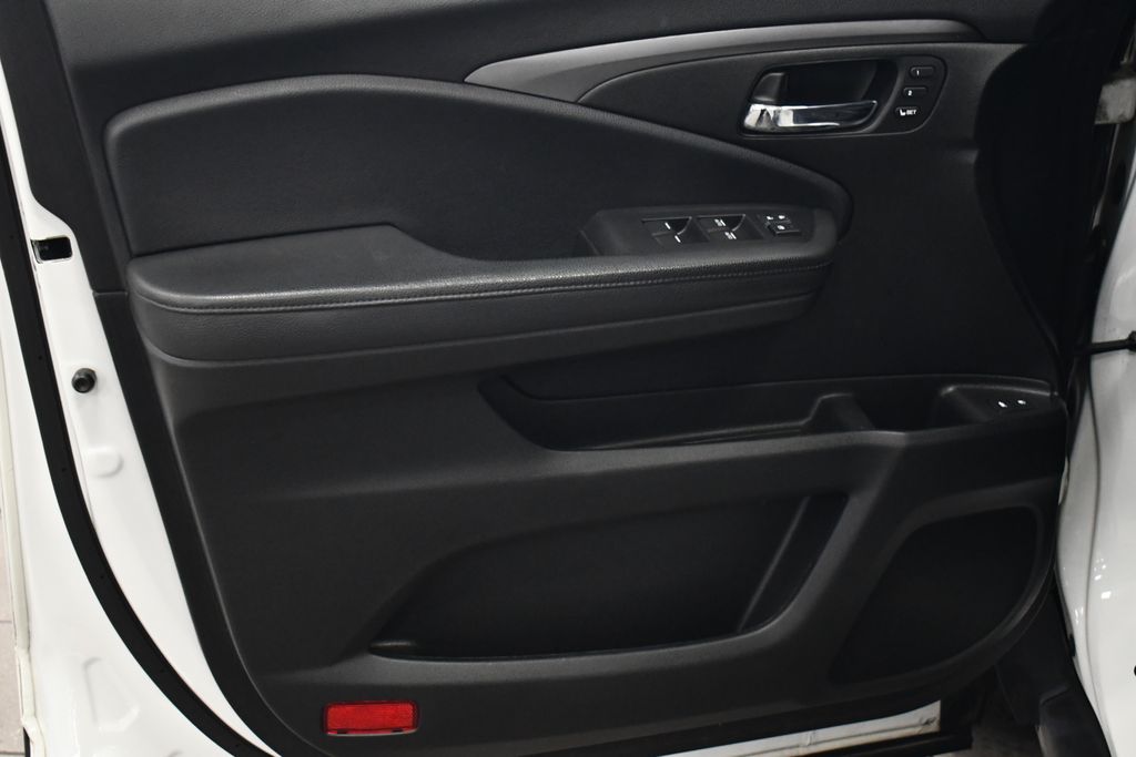 Thumbnail: 2021 Honda Passport - 15