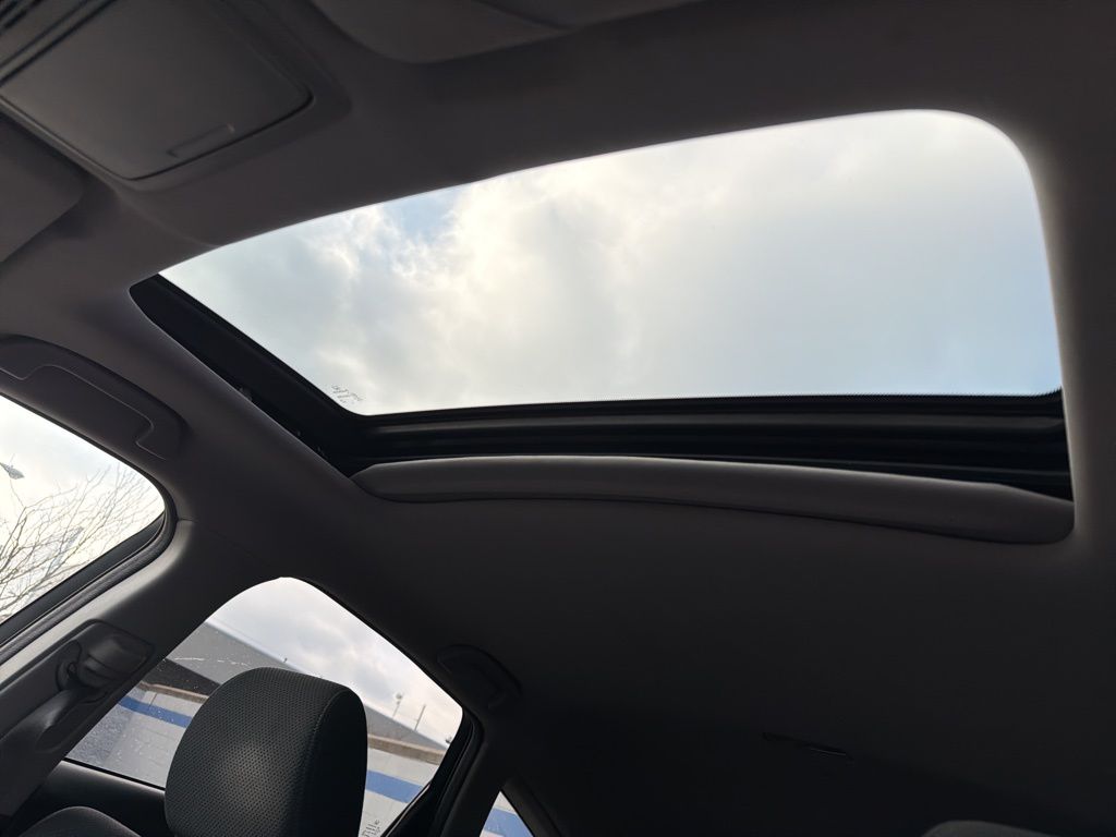 Thumbnail: 2012 Honda Crosstour - 11