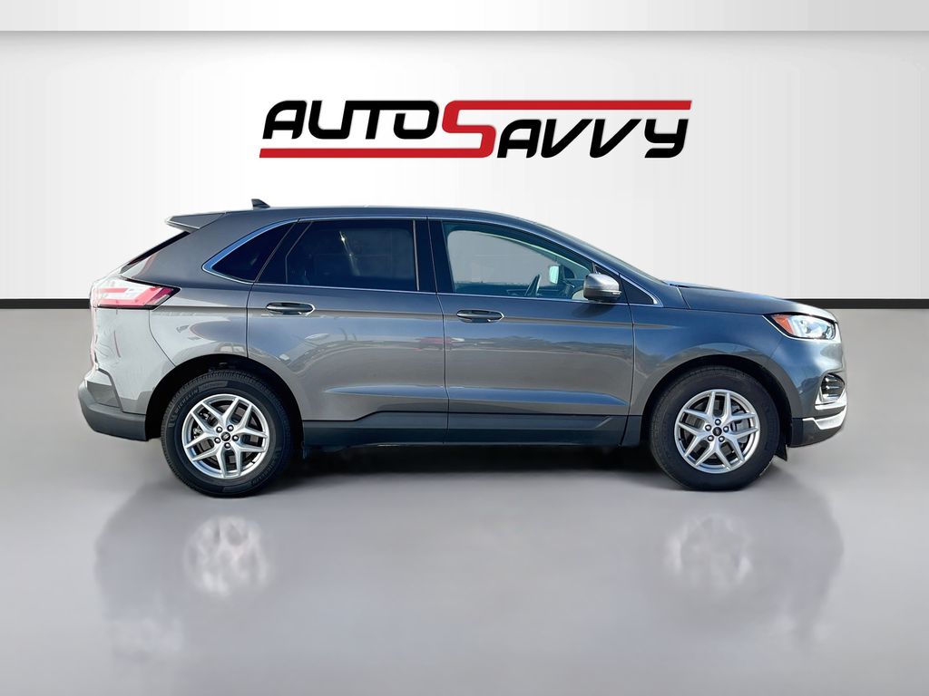 Used 2024 Gray Ford SEL image 8