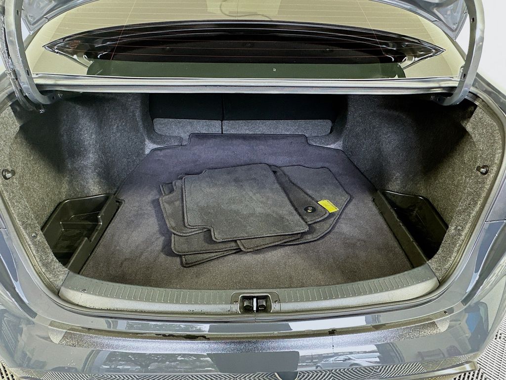 Thumbnail: 2025 Toyota Corolla - 25