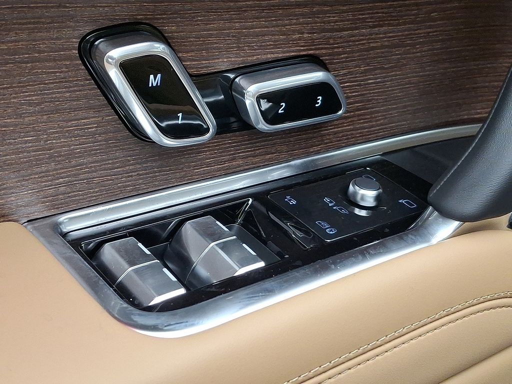 Thumbnail: 2026 Land Rover Range Rover - 19