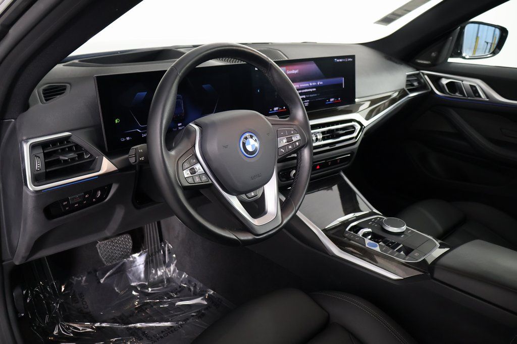 Thumbnail: 2023 BMW i4 - 7