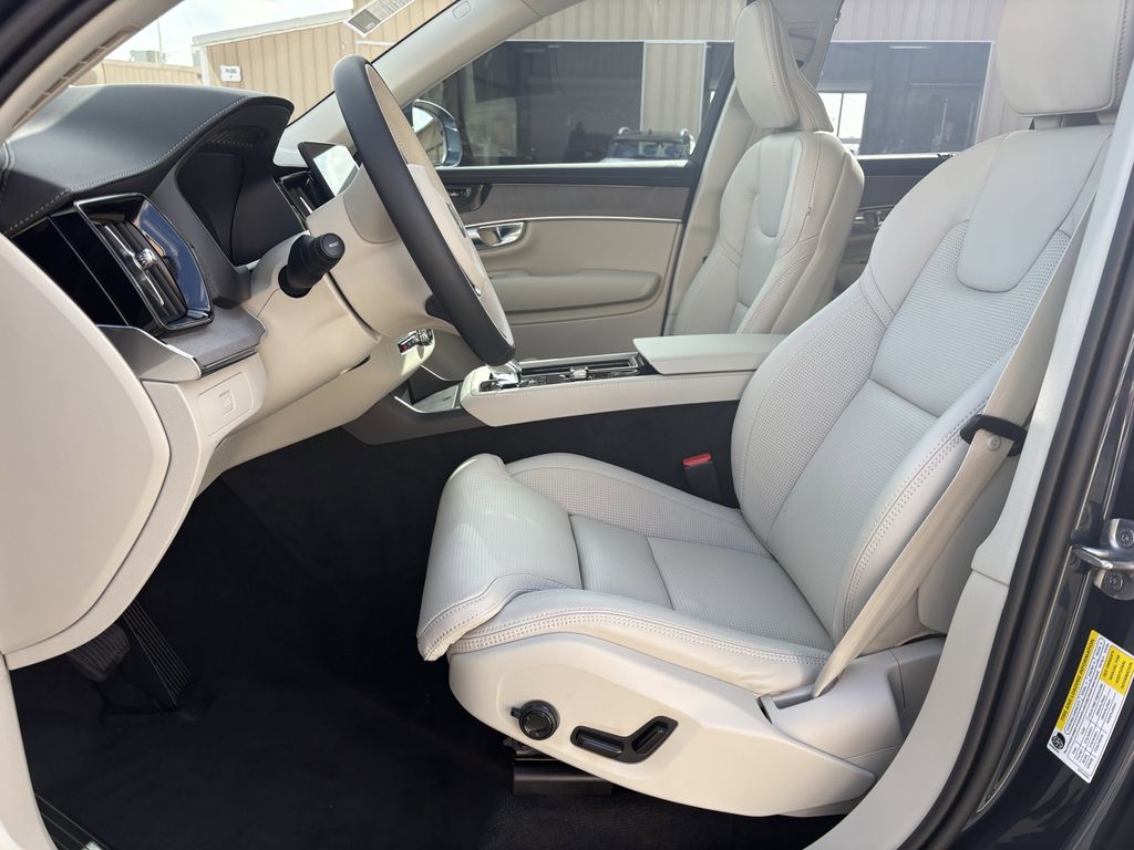 New 2026 Blue Volvo B6 Ultra image 12