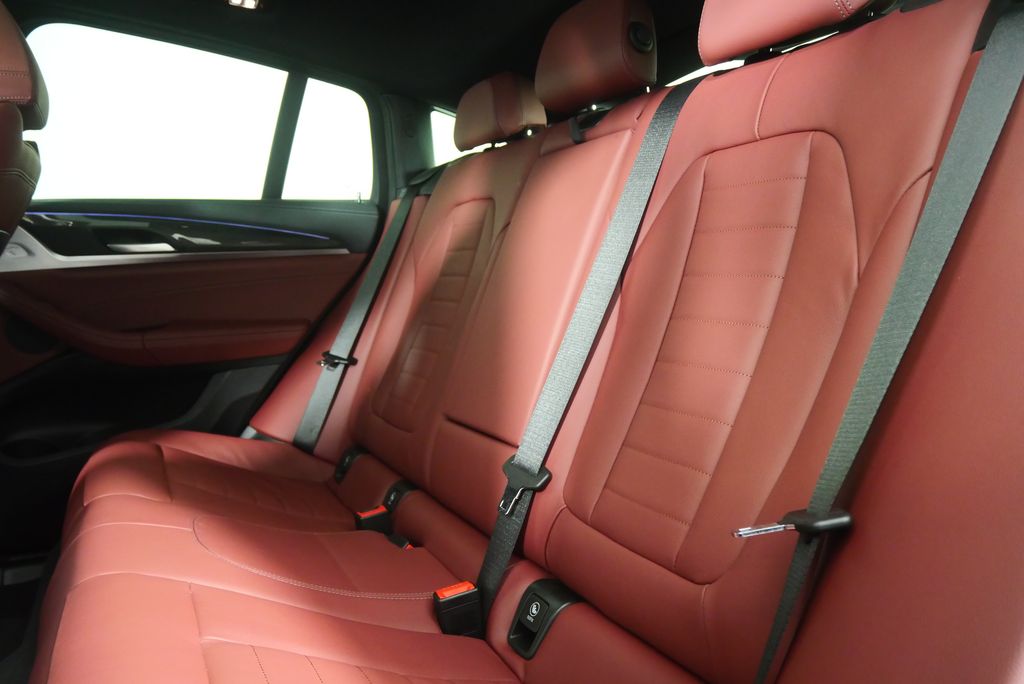 Thumbnail: 2023 BMW X4 - 16