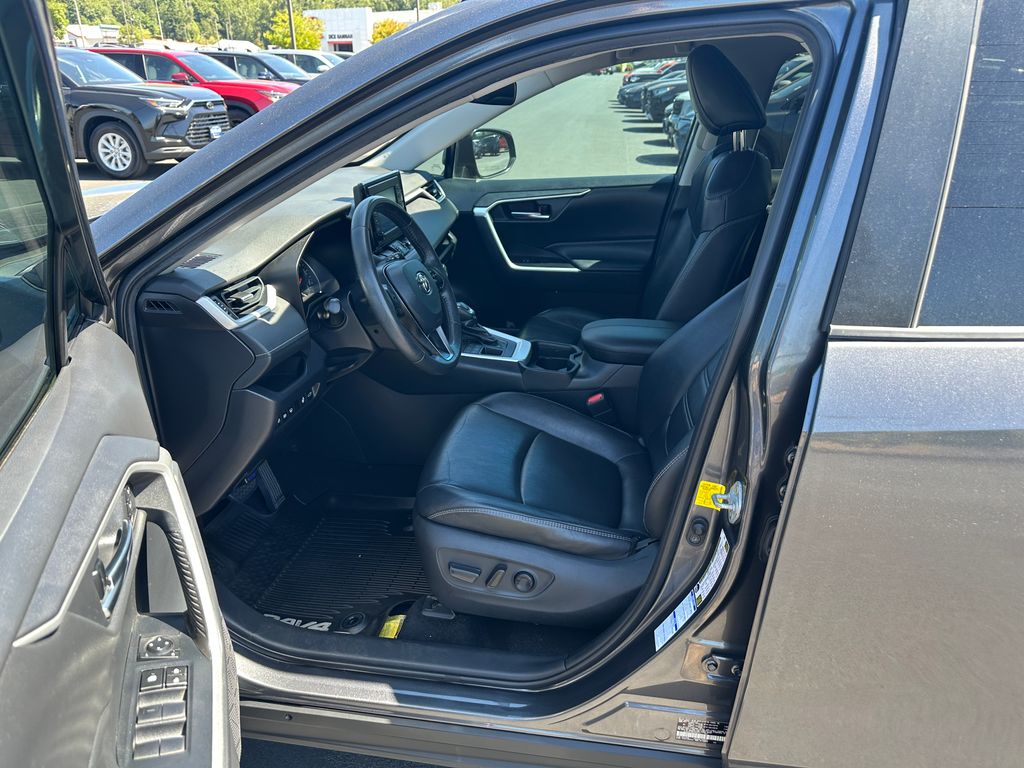 2019 Toyota RAV4 XLE Premium