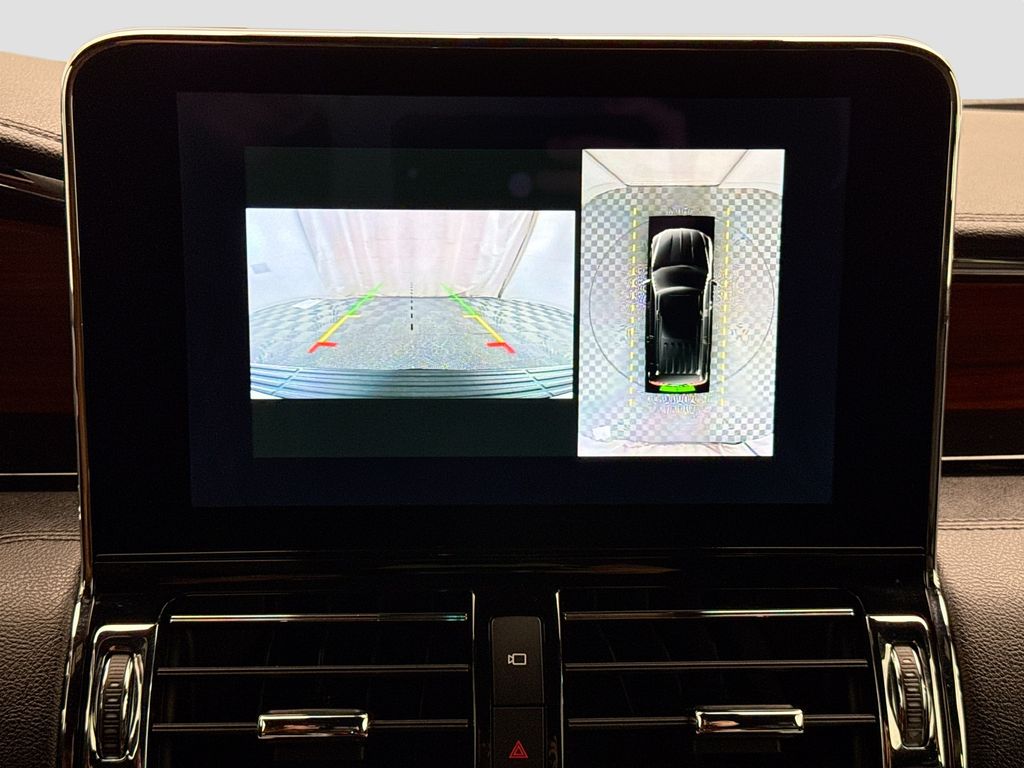 Thumbnail: 2020 Lincoln Navigator - 15