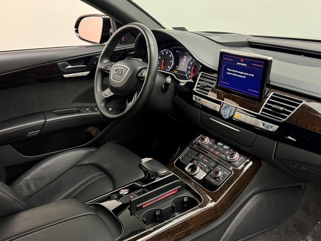 Thumbnail: 2017 Audi A8 - 17