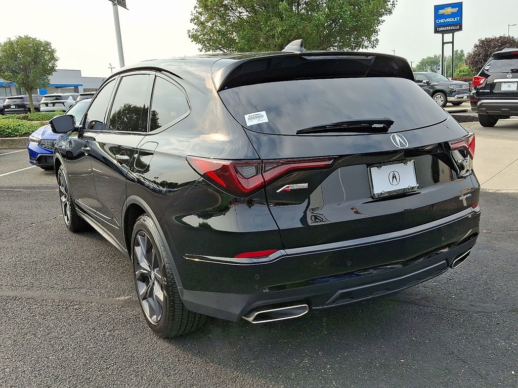 Thumbnail: 2023 Acura MDX - 4