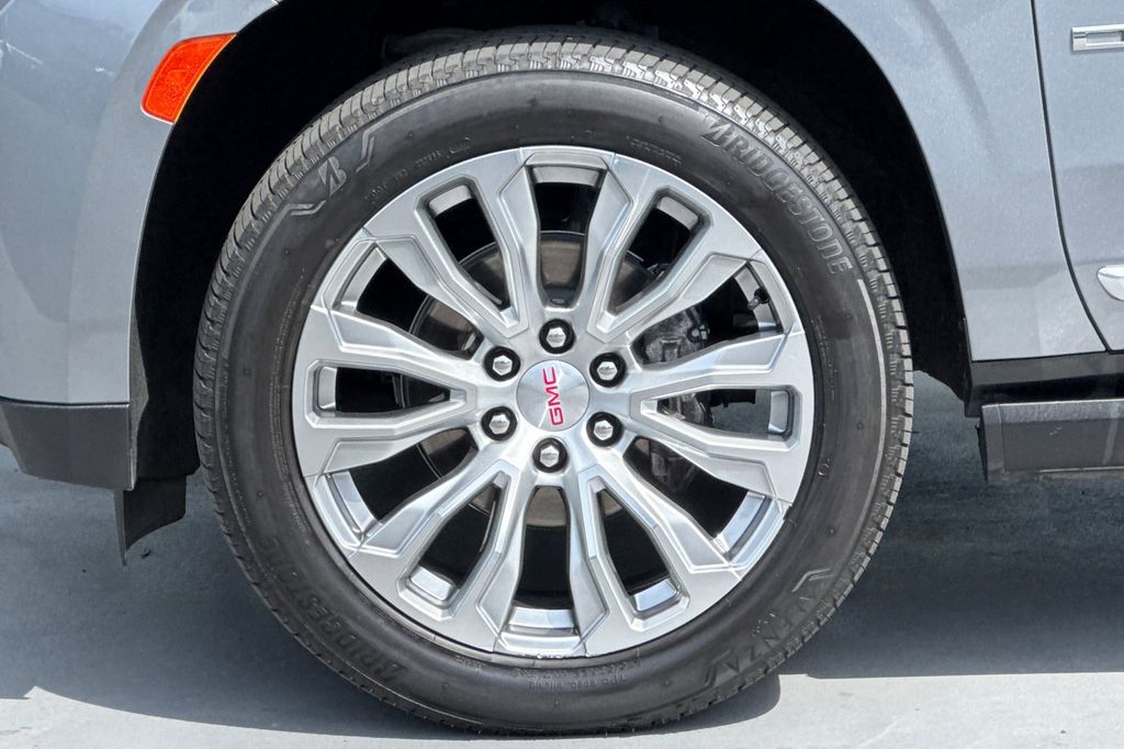 used 2022 GMC Yukon XL car, priced at $53,902
