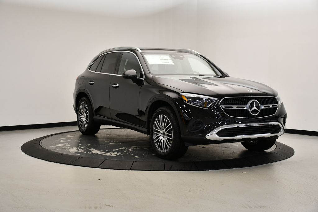 2025 Mercedes-Benz GLC 300 7