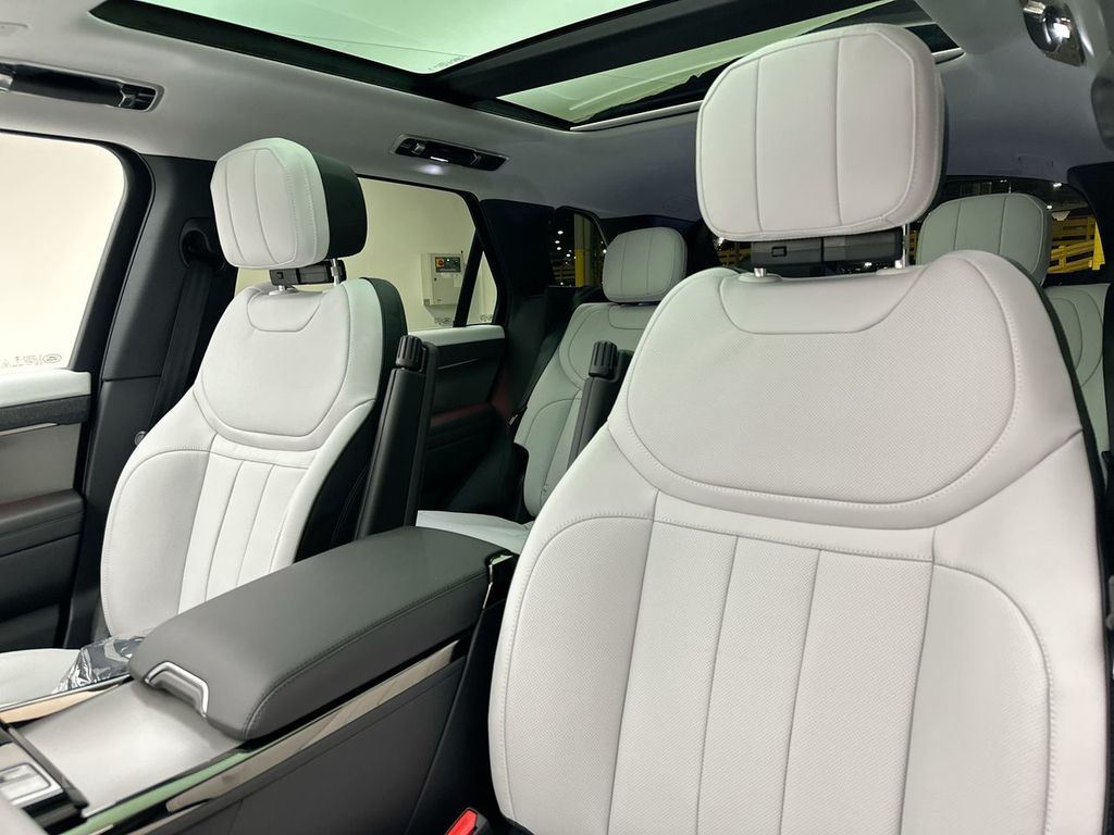 Thumbnail: 2026 Land Rover Range Rover Sport - 18