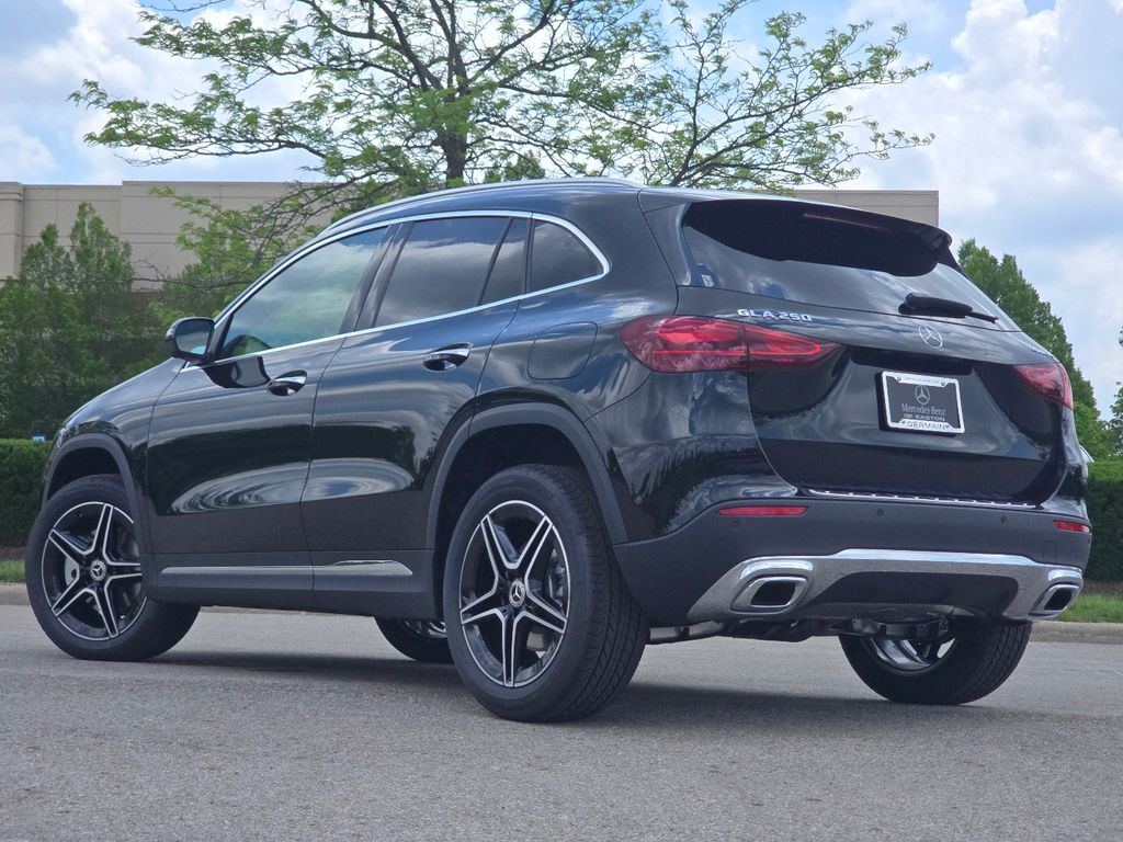 New 2026 Black Mercedes-Benz GLA 250 image 14