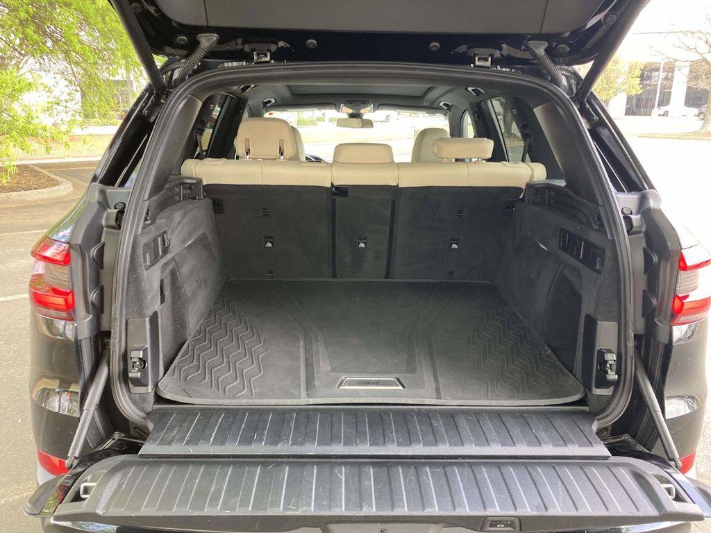 Used 2021 Black BMW sDrive40i image 8