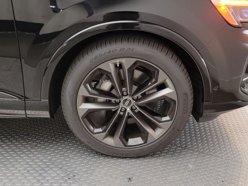 Thumbnail: 2026 Audi Q7 - 15