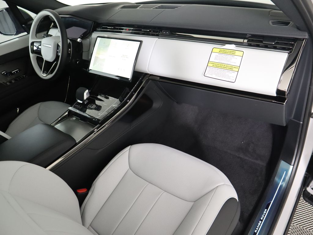 Thumbnail: 2025 Land Rover Range Rover Sport - 18