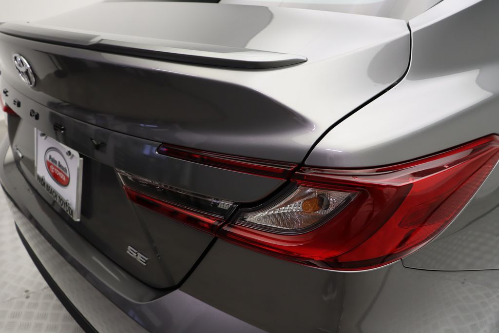 Thumbnail: 2025 Toyota Camry - 9