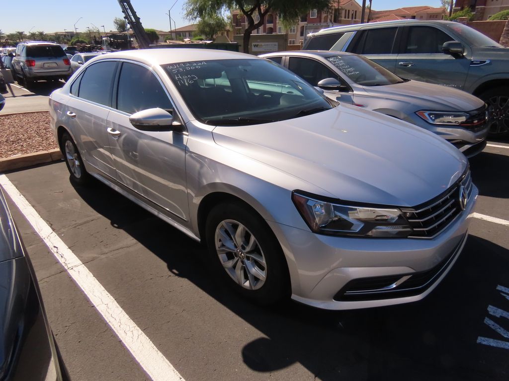 Thumbnail: 2016 Volkswagen Passat - 2