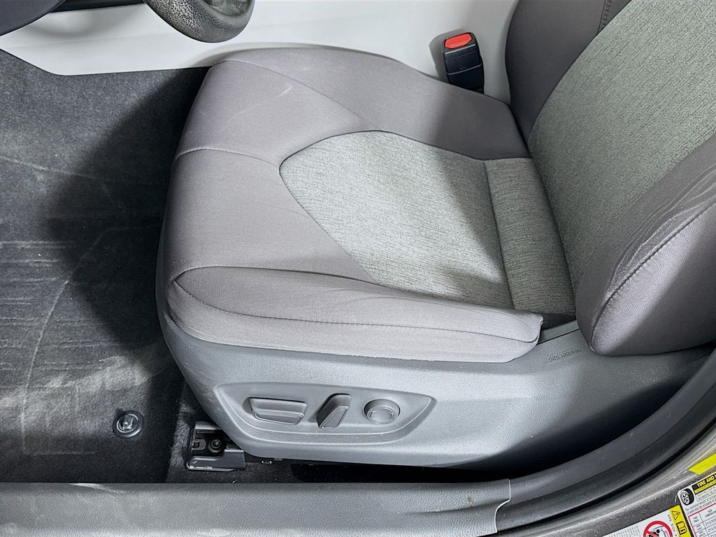 Thumbnail: 2019 Toyota Camry - 19