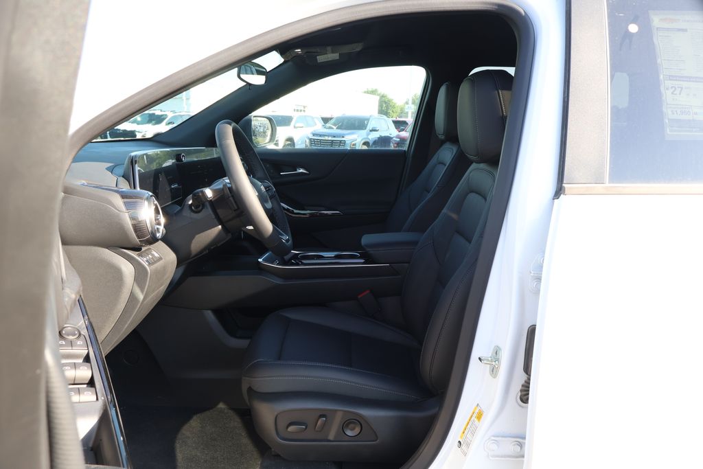 Thumbnail: 2025 Chevrolet Equinox - 14