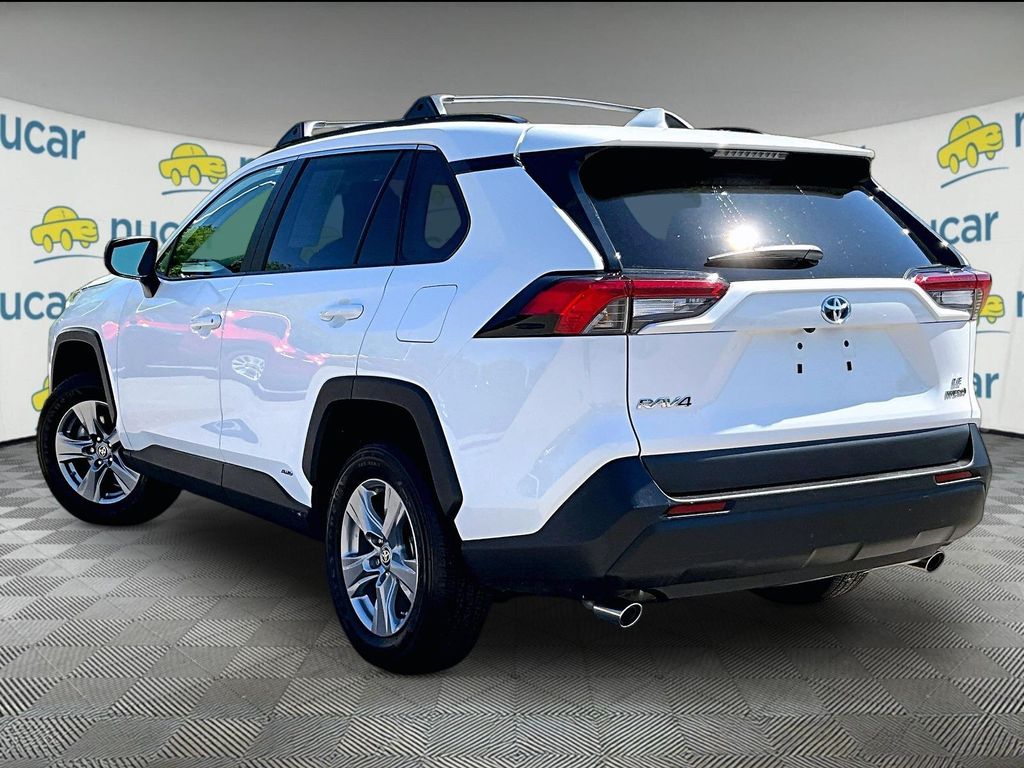 2024 Toyota RAV4 Hybrid — photo 4