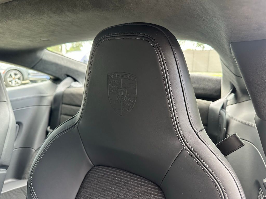 Thumbnail: 2025 Porsche 911 - 25