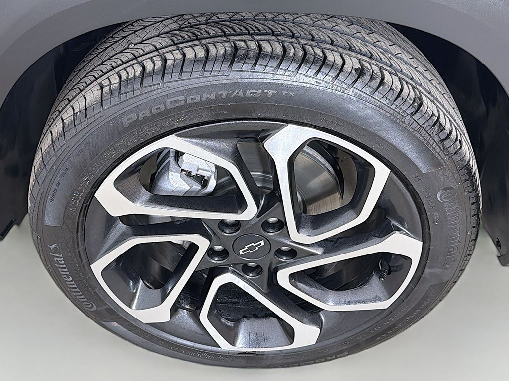 Used 2024 Green Chevrolet 2RS image 18
