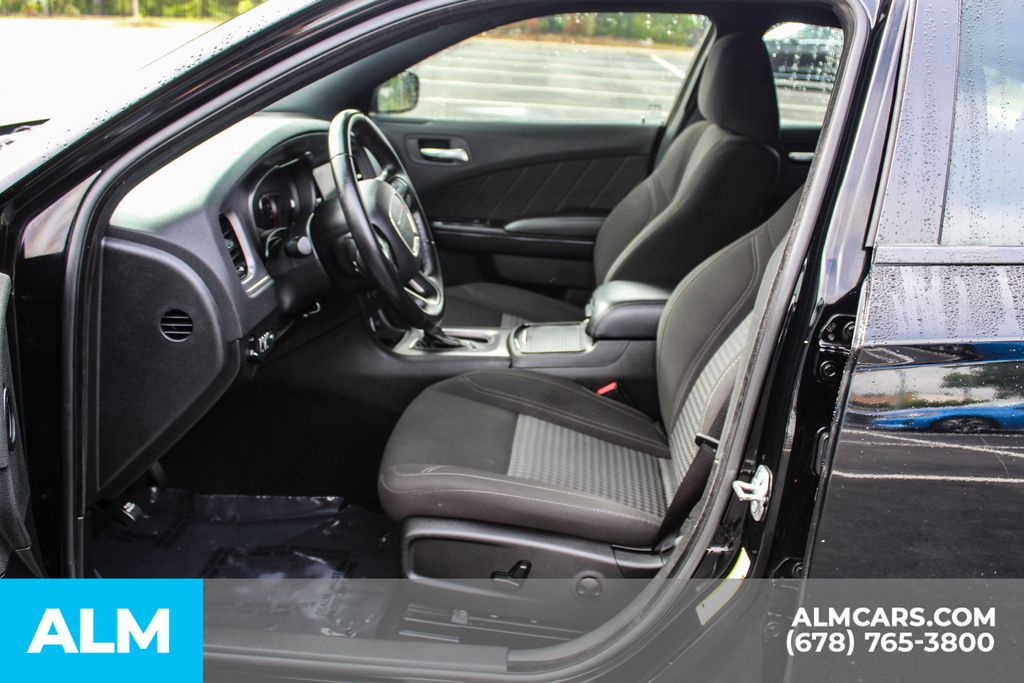 Used 2023 Black Dodge SXT image 17