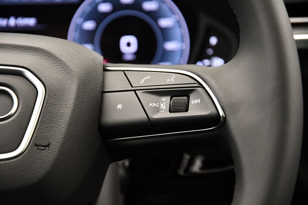 Thumbnail: 2024 Audi Q3 - 25