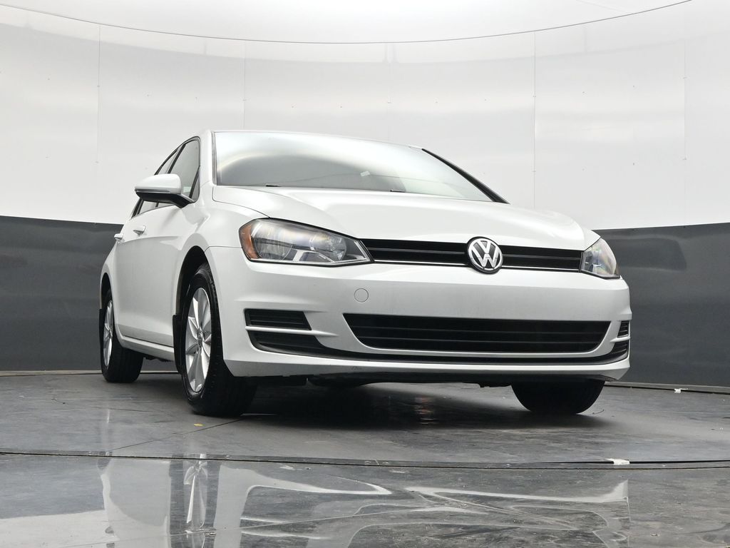 Used 2016 White Volkswagen TSI S 4-Door image 31