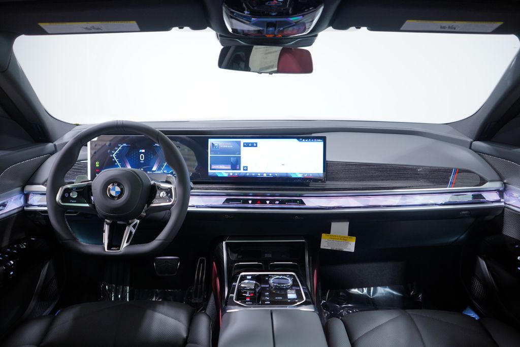 Thumbnail: 2026 BMW 7 Series - 10