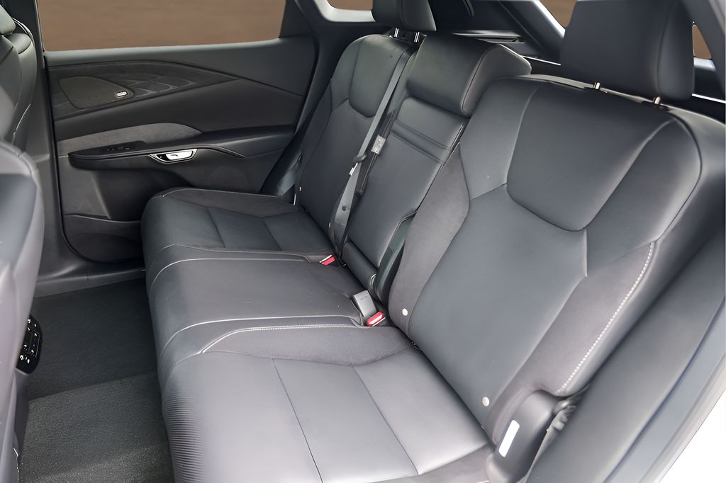 Used 2024 White Lexus 500h F SPORT Performance image 28