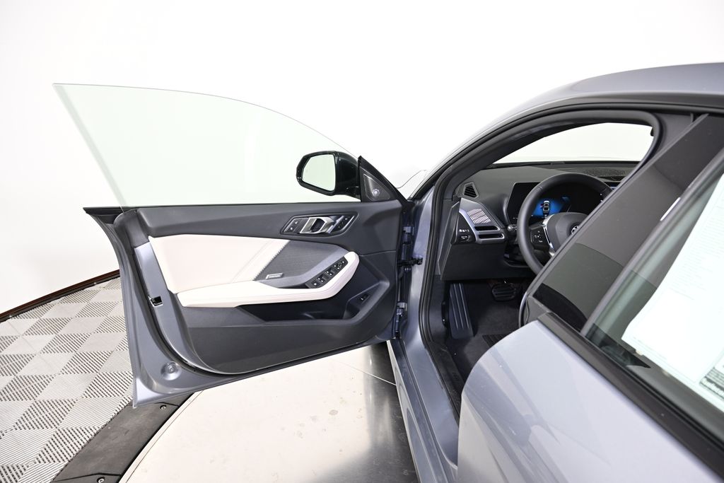 Thumbnail: 2026 BMW 2 Series - 21