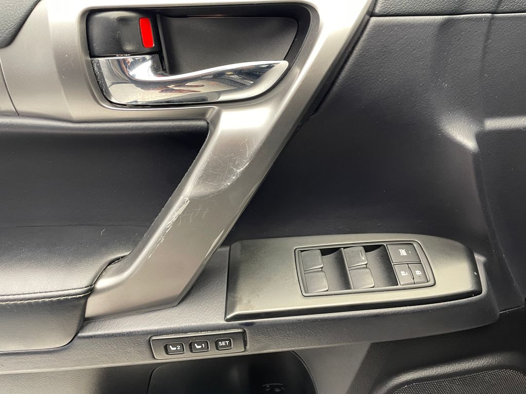 Thumbnail: 2022 Lexus GX - 10