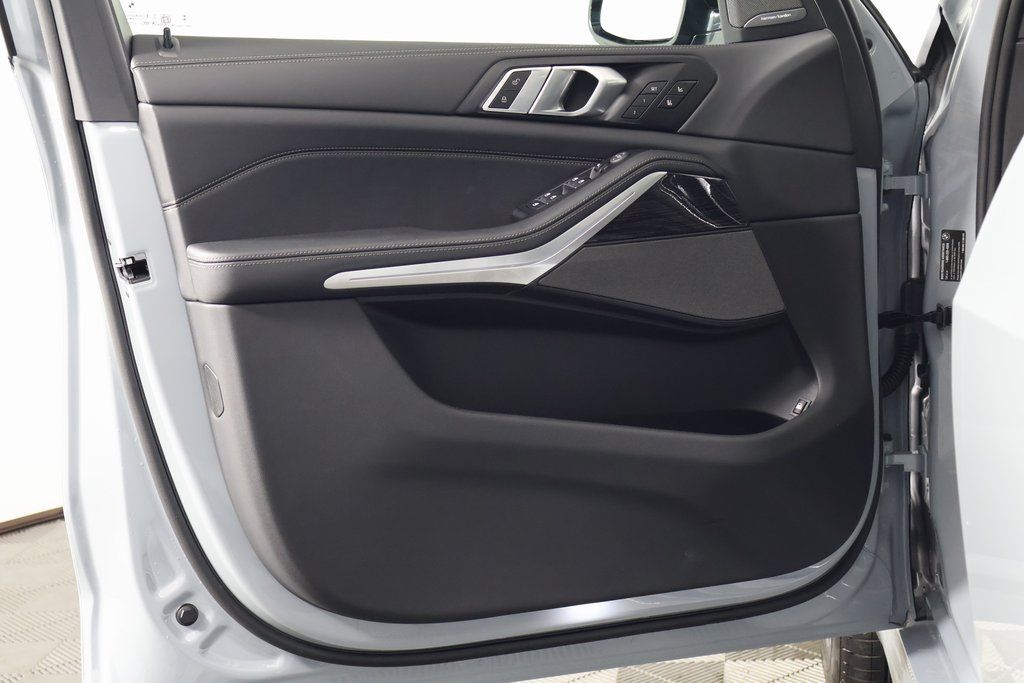 2026 BMW X5 xDrive50e 7