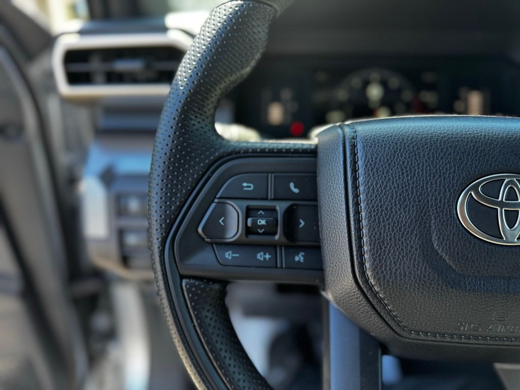 2025 Toyota Tacoma SR5 Double Cab photo 17
