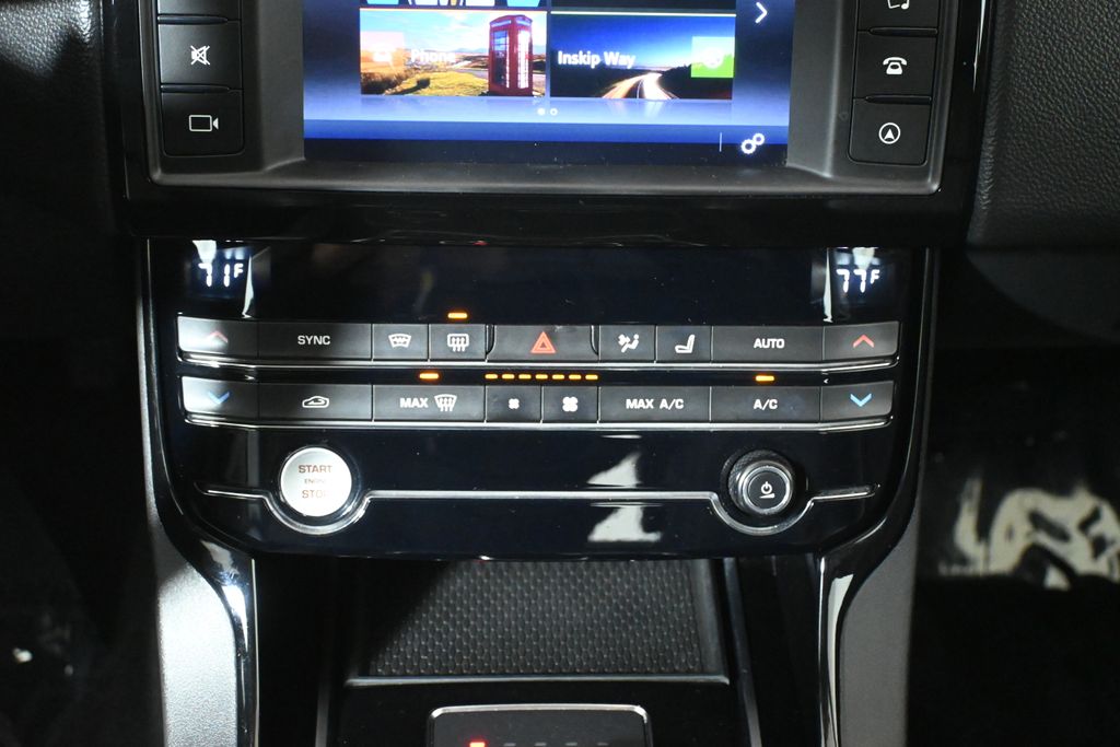 Thumbnail: 2018 Jaguar XE - 23