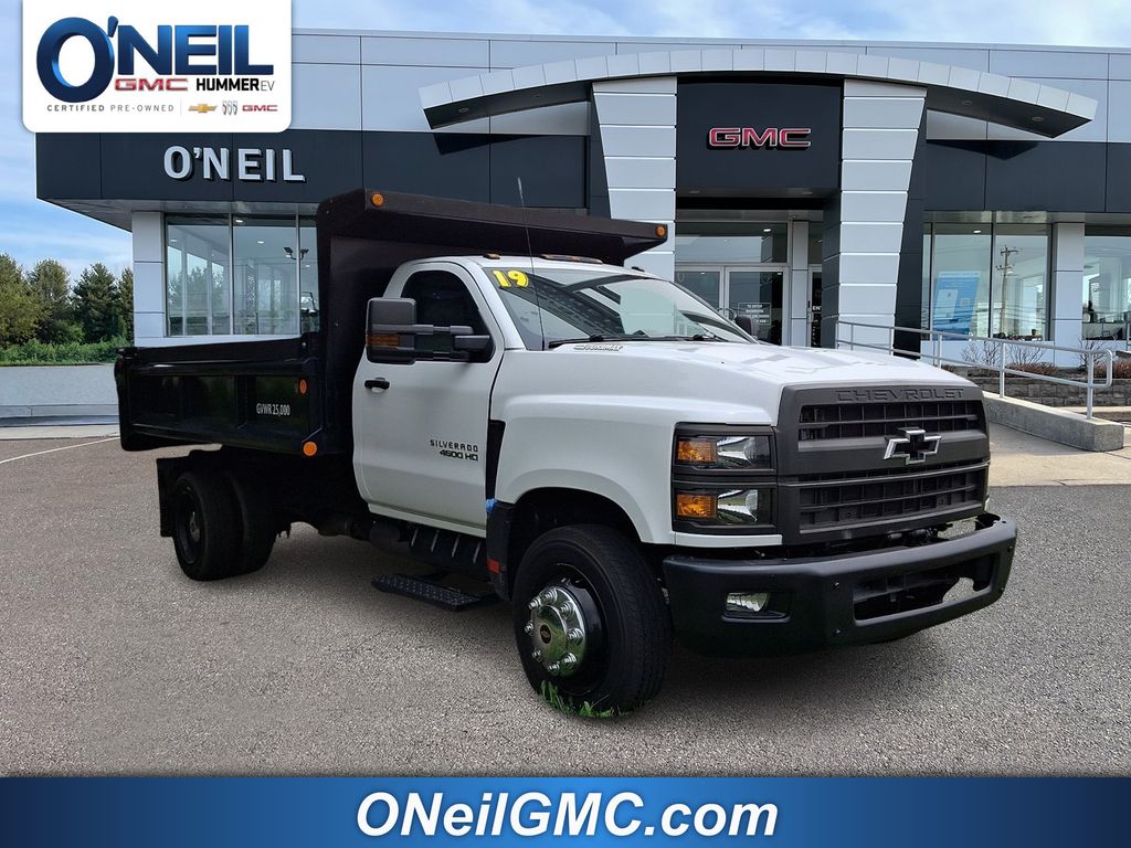 Summit White 2019 Chevrolet Silverado 4500HD Pickup Truck 6-Speed Automatic