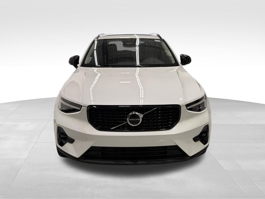 Thumbnail: 2026 Volvo XC40 - 8