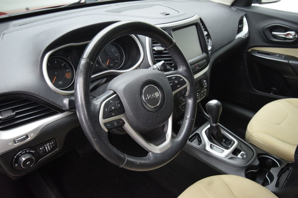 used 2015 Jeep Cherokee car, priced at $9,500