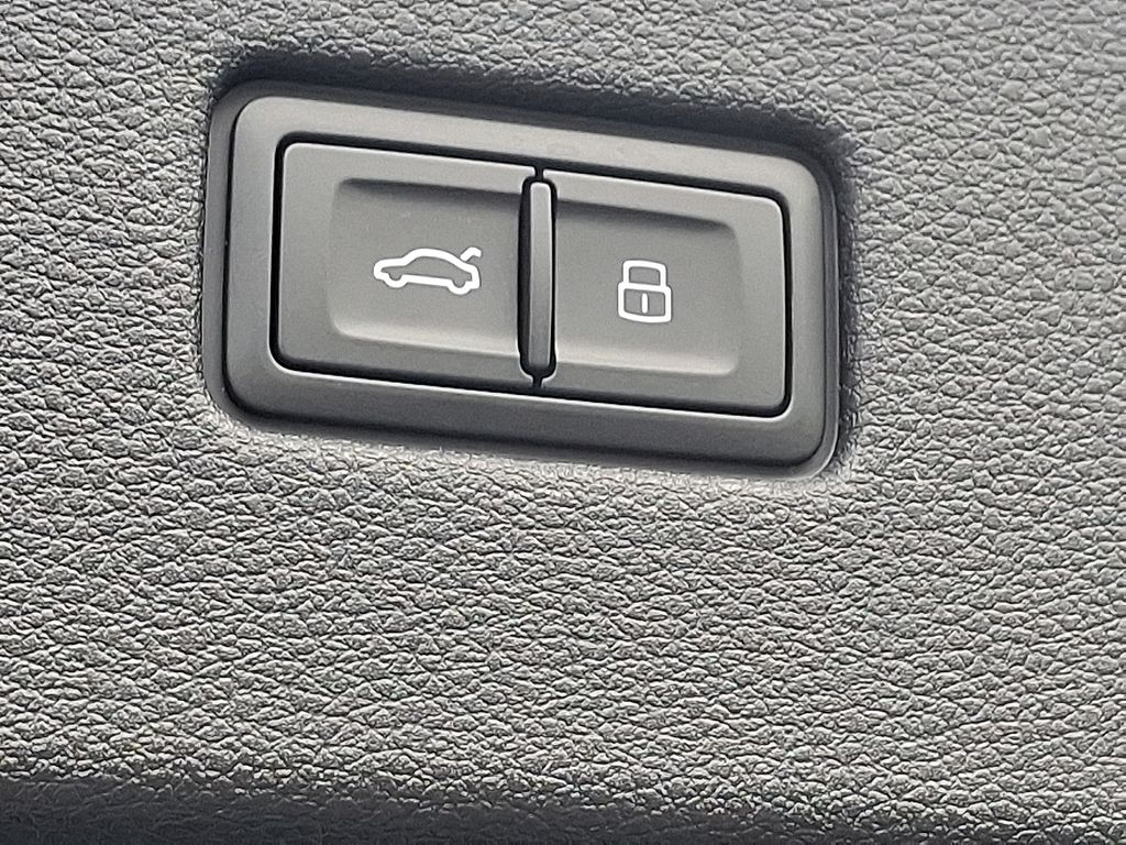 2024 Audi Q8 Prestige 30