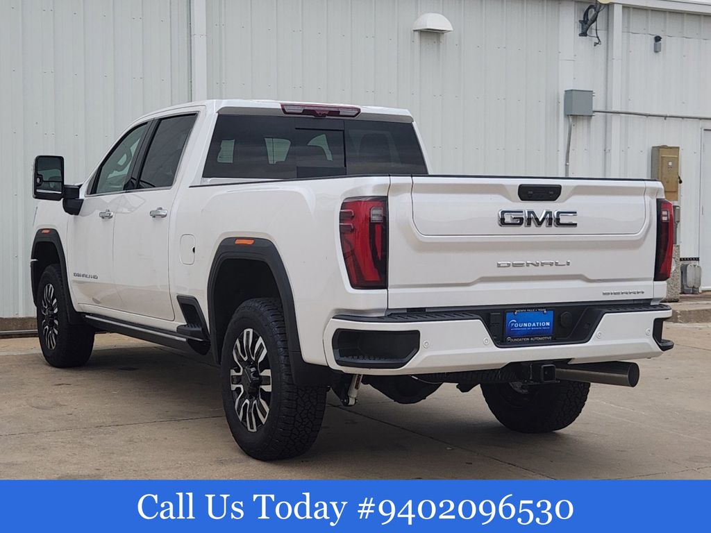 2024 GMC Sierra 2500HD Denali Ultimate 3