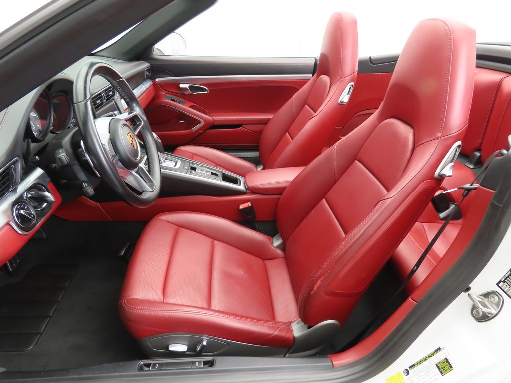 Thumbnail: 2019 Porsche 911 - 18