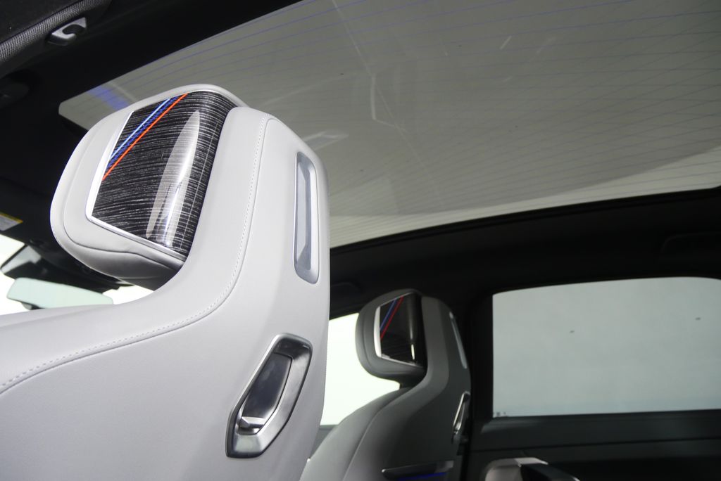 Thumbnail: 2023 BMW 7 Series - 18