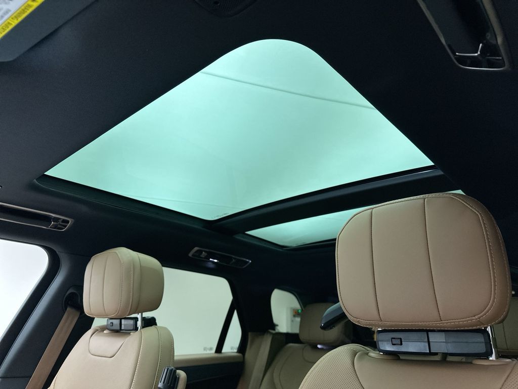 Thumbnail: 2026 Land Rover Range Rover Sport - 11