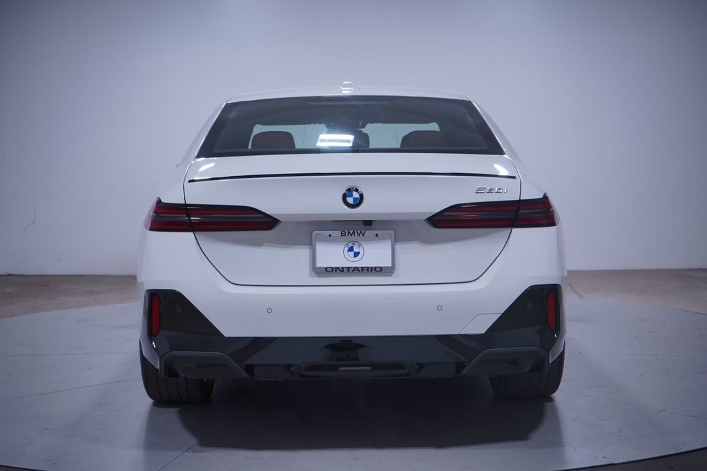 Thumbnail: 2025 BMW 5 Series - 5