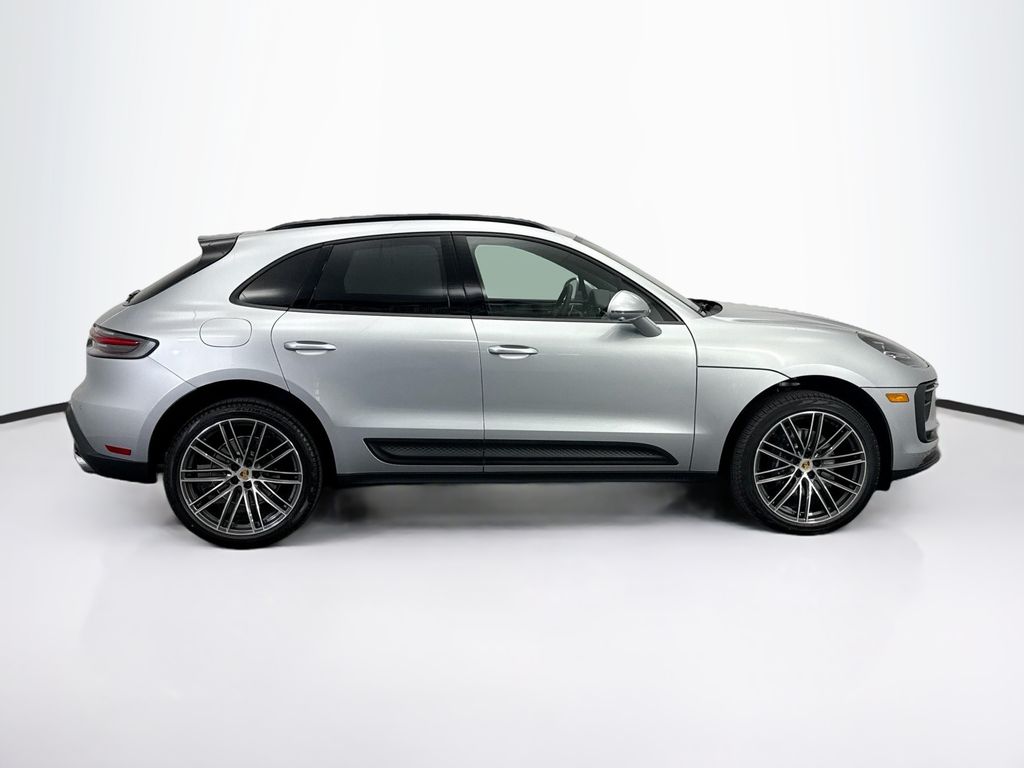 Thumbnail: 2026 Porsche Macan - 8