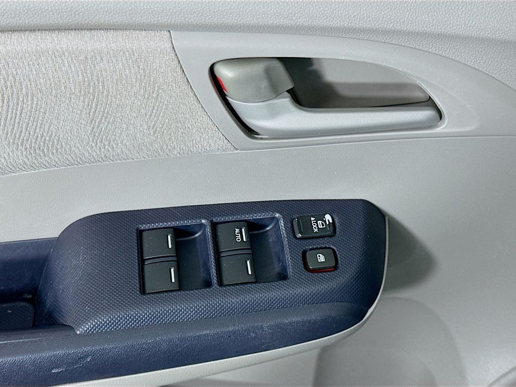 Thumbnail: 2010 Honda Insight - 16