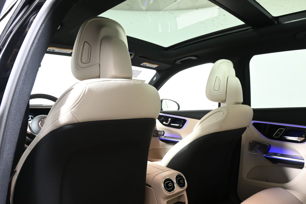 Thumbnail: 2027 Mercedes-Benz GLC - 28