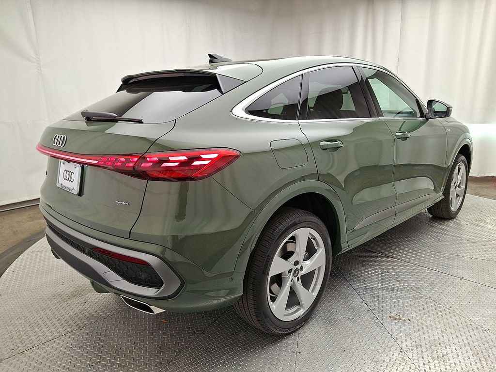 Thumbnail: 2026 Audi Q5 - 3
