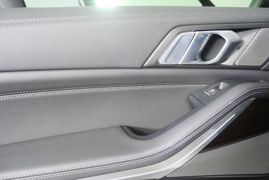 Thumbnail: 2020 BMW X5 - 13